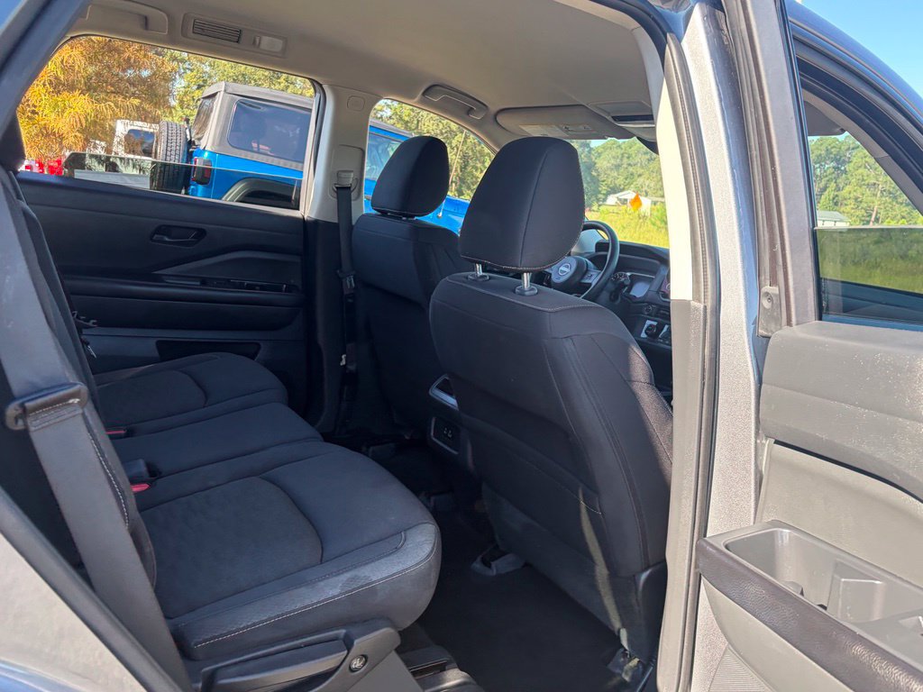 Used 2023 Nissan Pathfinder S FWD image 37