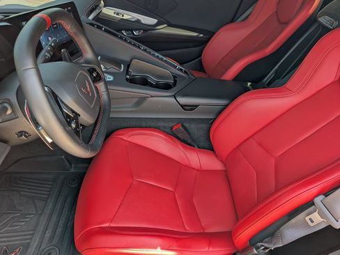 Used 2024 Chevrolet Corvette Stingray Convertible RWD image 16