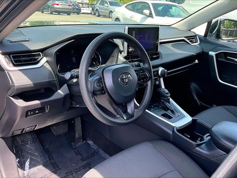 Used 2025 Toyota RAV4 XLE AWD/4WD image 13