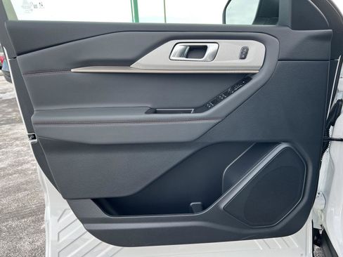 New 2026 Ford Explorer Active w/ Active Comfort Package image 13