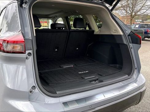 Certified 2025 Nissan Rogue SL w/ Tech Package image 35