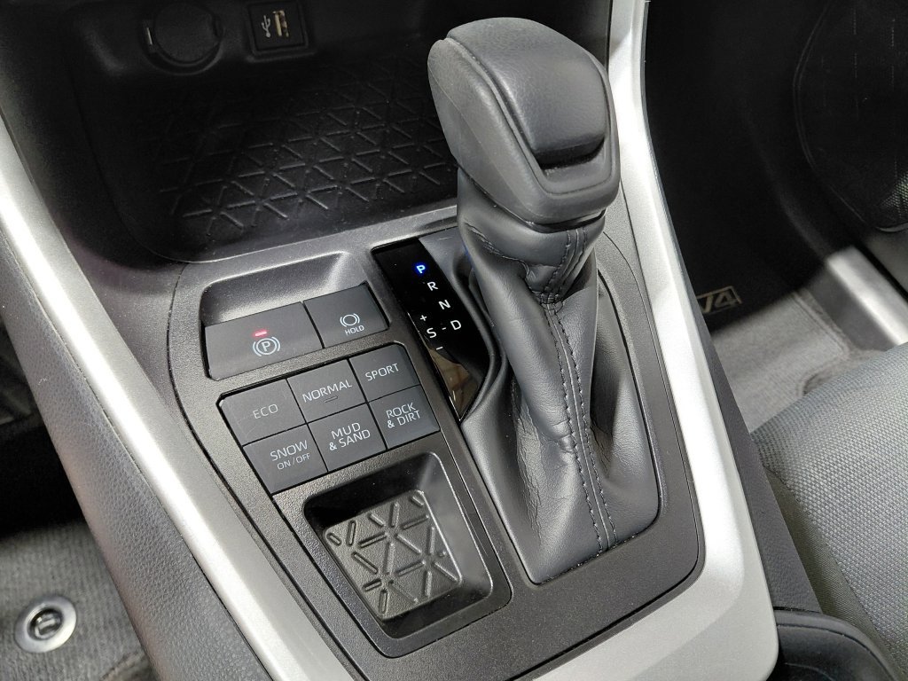 Used 2025 Toyota RAV4 XLE w/ Weather Package AWD/4WD image 30