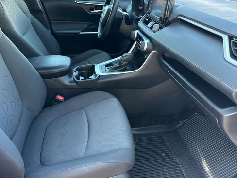 Used 2021 Toyota RAV4 XLE AWD/4WD image 16