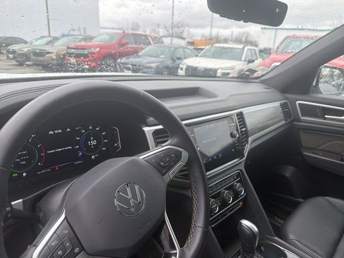 Used 2022 Volkswagen Atlas Cross Sport SE image 15