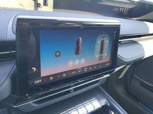 New 2026 Lincoln Nautilus Premier AWD/4WD image 29