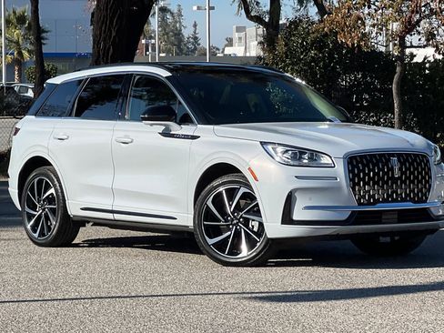 Certified 2025 Lincoln Corsair Grand Touring w/ Equipment Group 301A image 2