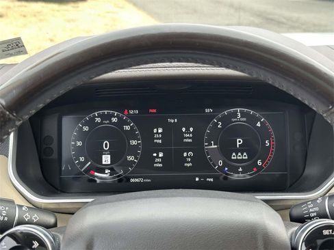 Used 2018 Land Rover Range Rover Sport HSE image 11
