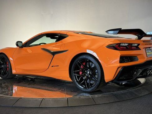 Used 2024 Chevrolet Corvette Z06 w/ Z07 Performance Package image 24