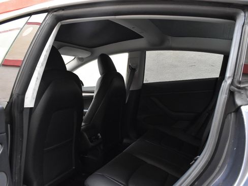 Used 2022 Tesla Model 3 Long Range AWD/4WD image 18