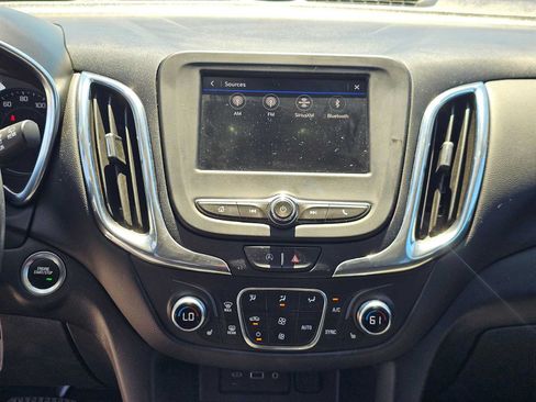 Used 2022 Chevrolet Equinox LT FWD image 26