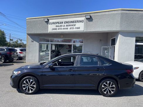 Used 2024 Volkswagen Jetta S image 4