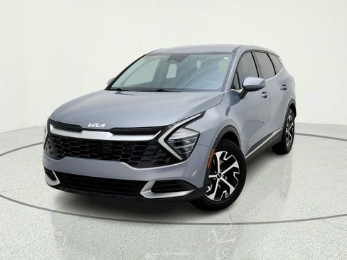 Used 2024 Kia Sportage EX FWD image 2