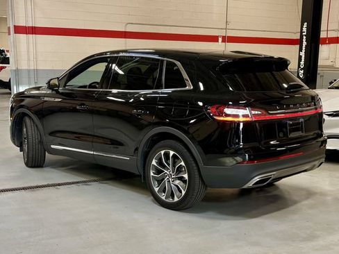Used 2023 Lincoln Nautilus Reserve AWD/4WD image 2