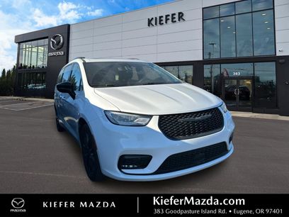 Used 2025 Chrysler Pacifica Limited