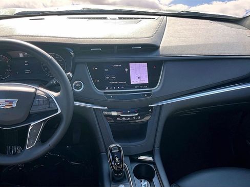 Certified 2025 Cadillac XT5 Premium Luxury image 9