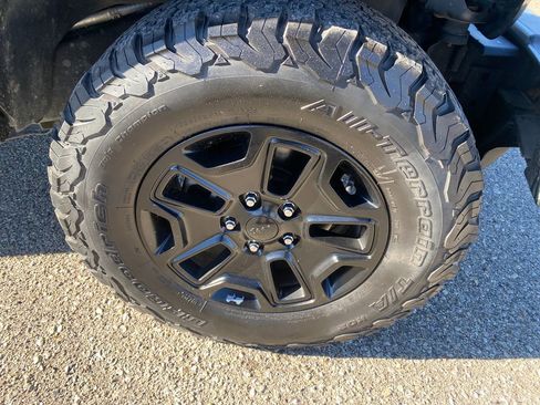 Used 2018 Jeep Wrangler Sport image 28