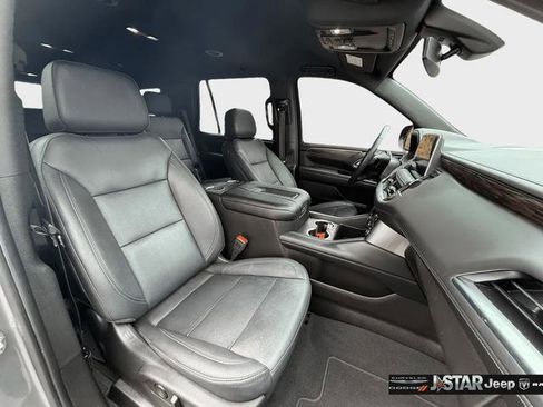 Used 2022 Chevrolet Tahoe LT w/ Luxury Package RWD image 12