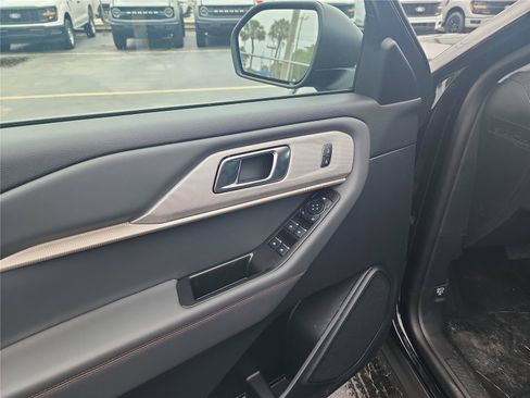 New 2026 Ford Explorer Active RWD image 11