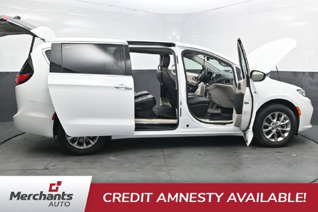 Used 2023 Chrysler Pacifica Touring-L AWD/4WD image 51