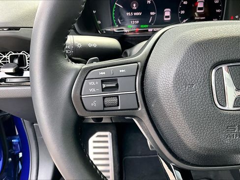 Used 2025 Honda Accord Sport image 40