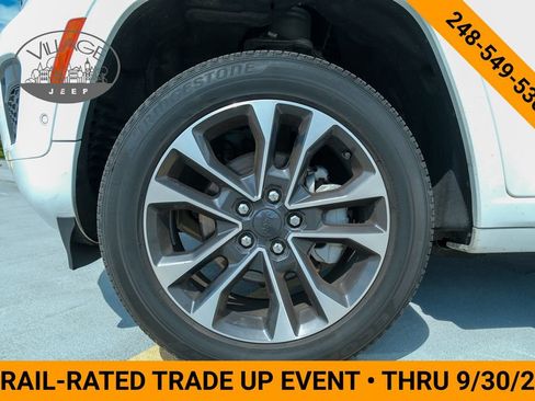 Used 2023 Jeep Grand Cherokee Overland AWD/4WD image 11