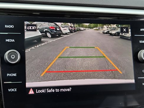 Used 2023 Volkswagen Atlas SE w/ Panoramic Sunroof Package FWD image 28