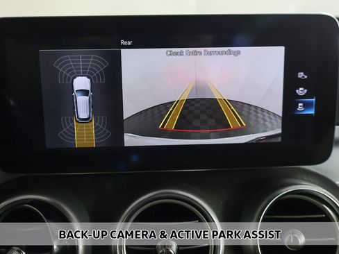 Used 2022 Mercedes-Benz GLC 300 4MATIC w/ Premium Package Lite image 4