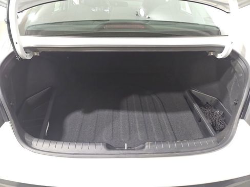 Certified 2025 Hyundai Elantra Hybrid FWD image 23