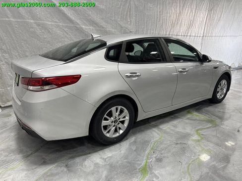 Used 2017 Kia Optima LX image 8