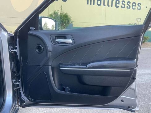 Used 2016 Dodge Charger SXT w/ Driver Confidence Group image 19