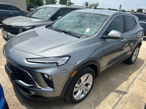 Used 2025 Buick Encore GX Preferred FWD image 1