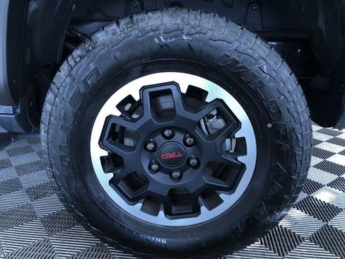 Certified 2025 Toyota 4Runner TRD Off-Road image 16