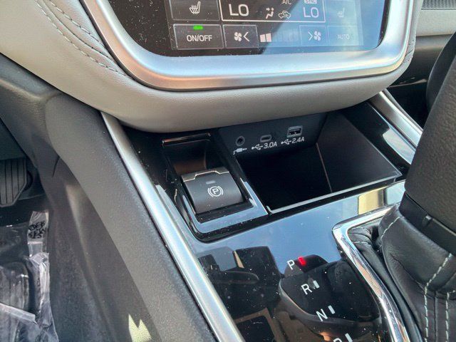 Used 2025 Subaru Legacy Premium AWD/4WD image 24