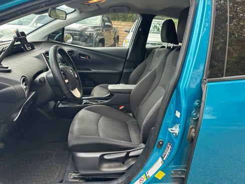 Used 2019 Toyota Prius Prime Plus w/ Carpet Mat Package FWD image 9