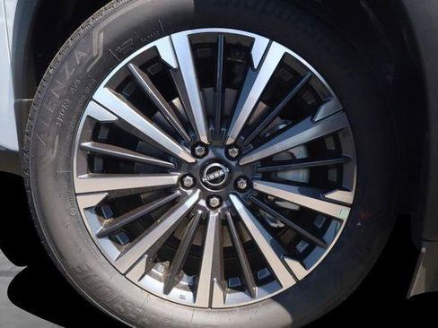 New 2026 Nissan Pathfinder Platinum AWD/4WD image 3