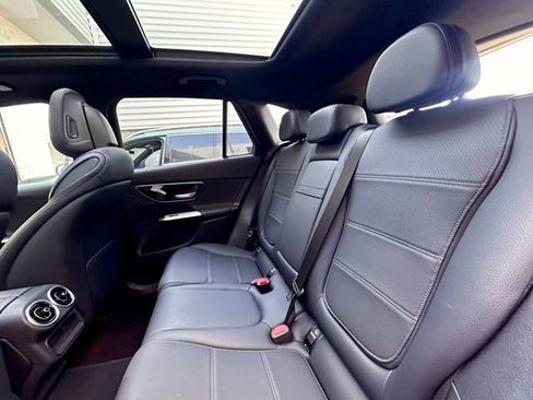 Used 2024 Mercedes-Benz GLC 300 4MATIC image 18