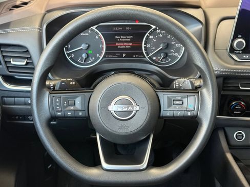 Used 2023 Nissan Rogue SV AWD/4WD image 30