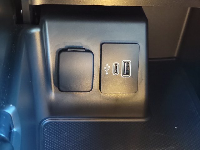 Certified 2025 Ford Explorer ST-Line AWD/4WD image 24