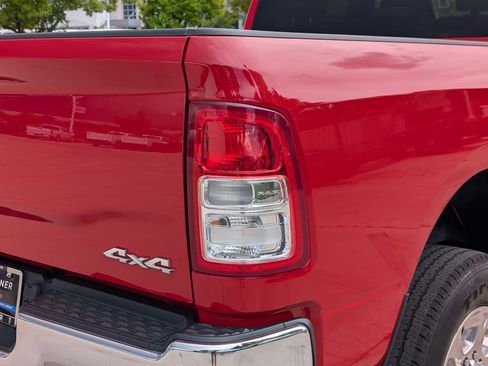 Used 2023 RAM 2500 Big Horn AWD/4WD image 11