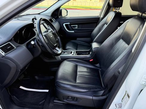 Used 2018 Land Rover Discovery Sport SE AWD/4WD image 10
