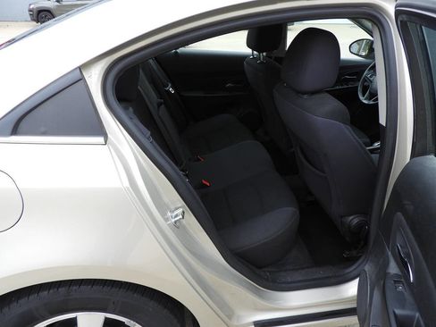 Used 2013 Chevrolet Cruze LT image 22