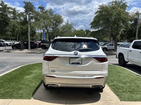 Used 2022 Buick Enclave Premium FWD image 3