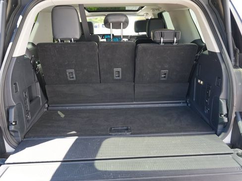 Used 2025 Ford Expedition Platinum AWD/4WD image 28
