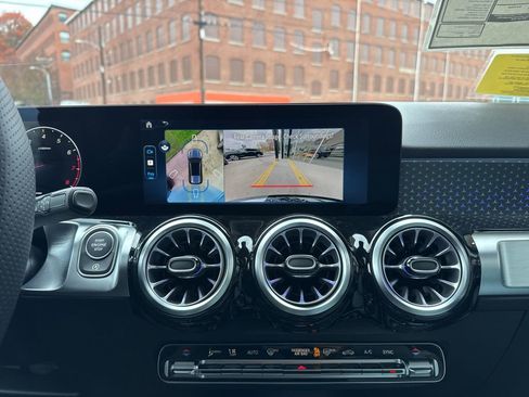 New 2026 Mercedes-Benz GLB 250 4MATIC image 30