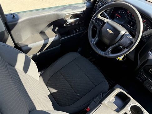 Used 2021 Chevrolet Silverado 2500 Custom w/ Custom Value Package image 12