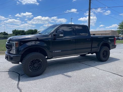 Used 2022 Ford F250 Lariat w/ Tremor Off-Road Package AWD/4WD image 2