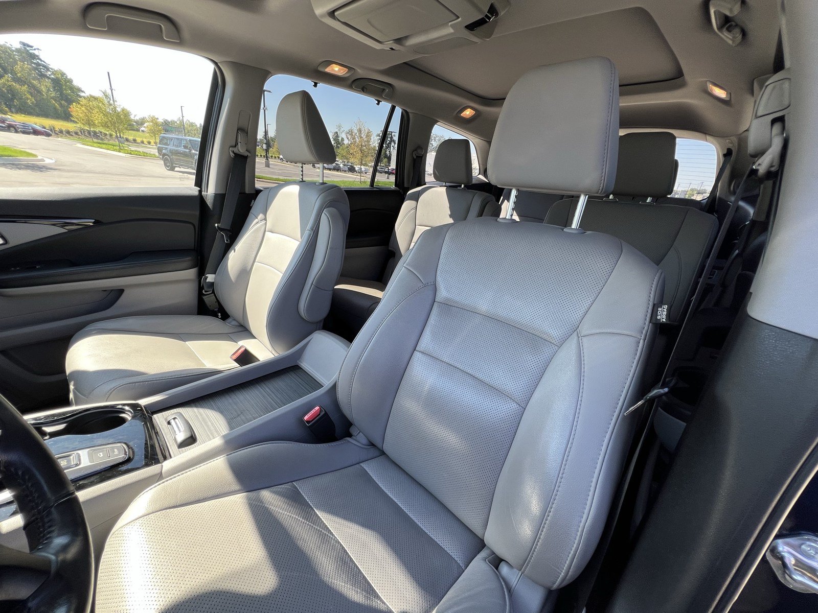 Used 2019 Honda Pilot Elite image 16