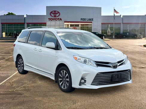 Used 2020 Toyota Sienna XLE w/ XLE Navigation Package AWD/4WD image 7