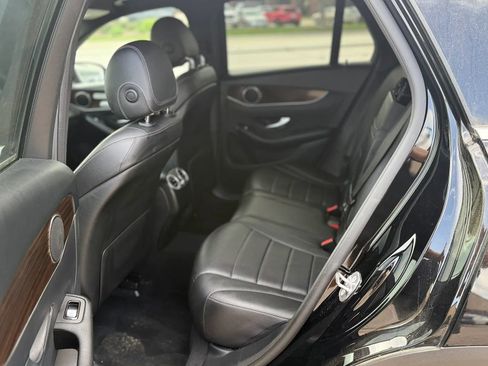 Used 2020 Mercedes-Benz GLC 300 4MATIC image 11