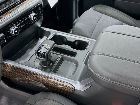 New 2026 GMC Sierra 1500 Elevation image 17